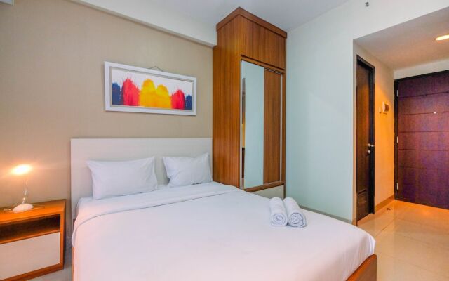 Homey And Relaxing Studio Grand Dhika City Apartment