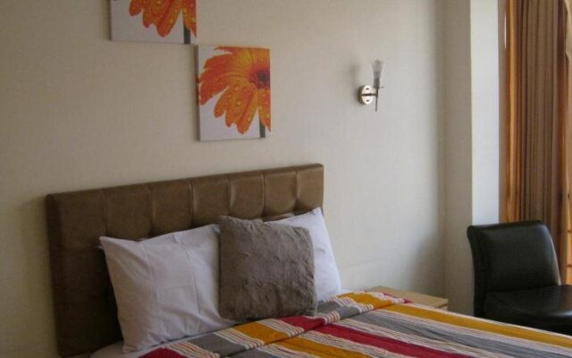 Plaza Real Hotel