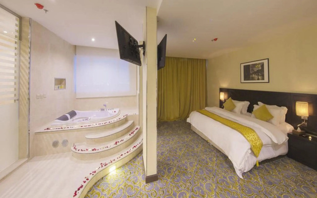 Rollins Hotel
