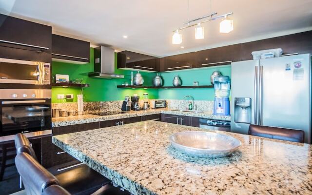 Las Brisas 401 3 Bedroom Condo by RedAwning