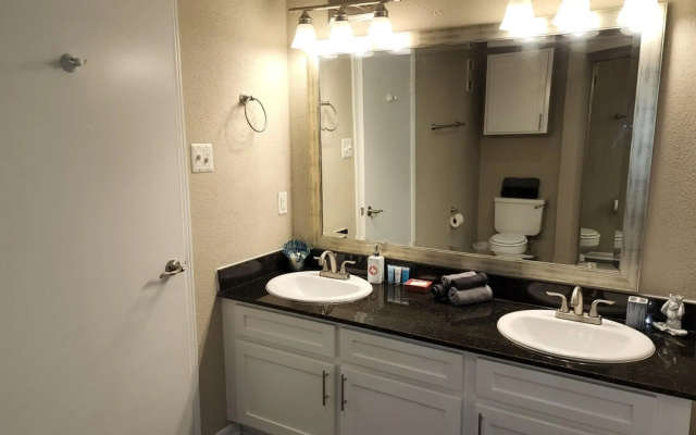 Medical Center 2BR With Resort Amenities