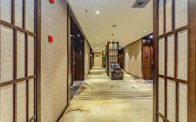 He Lin Business Hotel (Shanghai Danning Music Square)