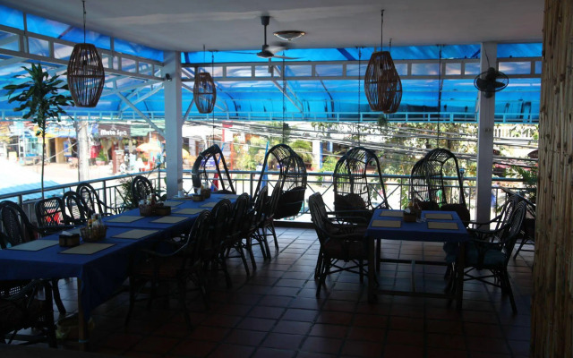 Beach Road Hotel