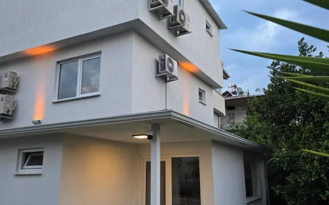 VILLA OLINDA 4 BED with huge garden
