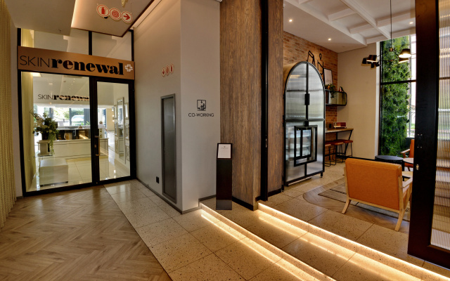 Courtyard Hotel Waterfall City