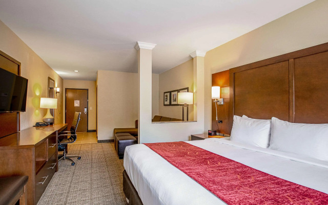 Comfort Suites Fishkill near Interstate 84