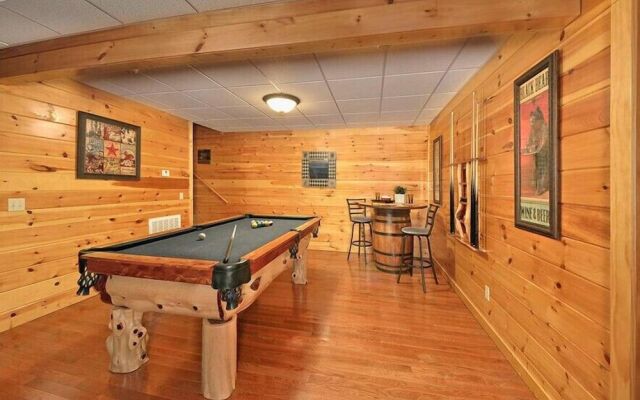 Dancing Bear Lodge