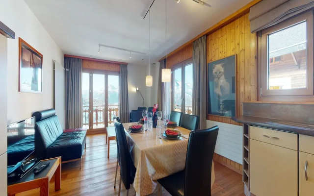 Apartment With Front Balcony