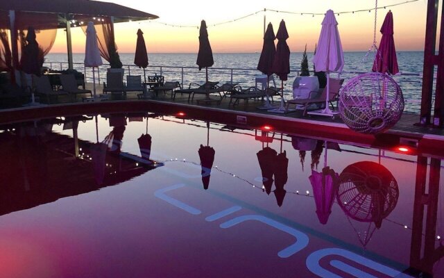 Отель Beach Club Odessa