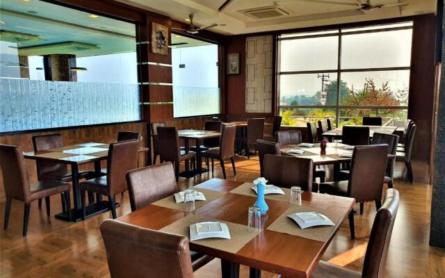 Click Hotel Sagar Plaza Chakan, Pune