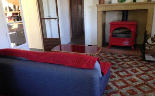 Apartment With one Bedroom in Bourg-le-comte, With Furnished Garden