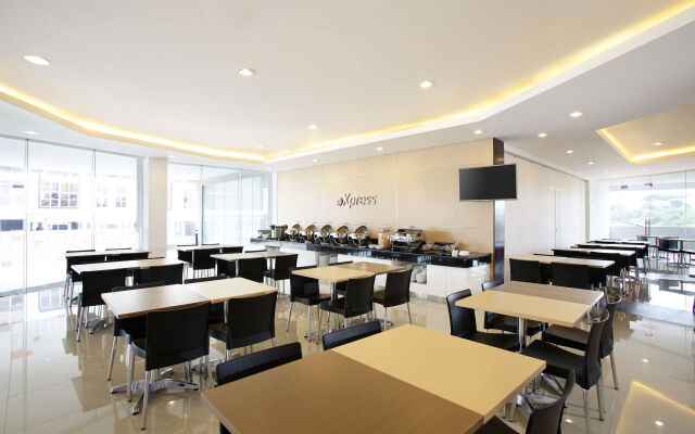 Amaris Hotel Karawang