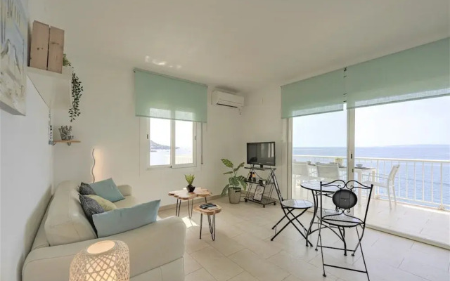 Pretty Apartment With Balcony
