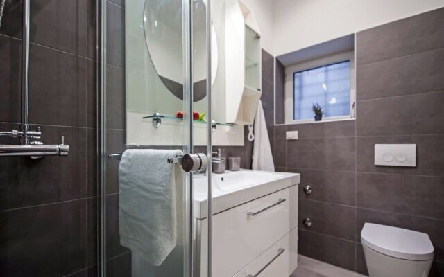 Garzoto Rooms and Studios