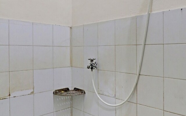 OYO Life 92685 Kost Arimbi