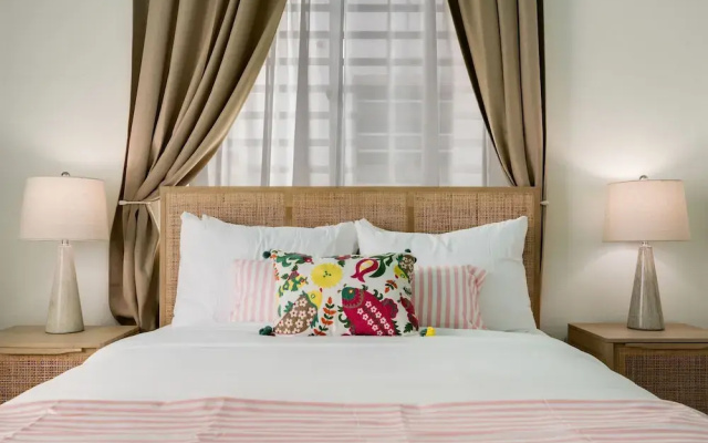 Modern Condado Apartment Pool Free Parking