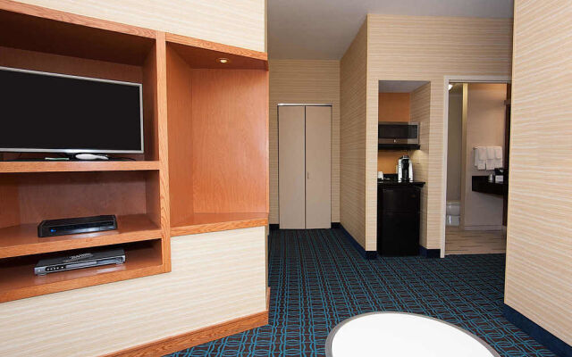 Comfort Inn & Suites South Akron