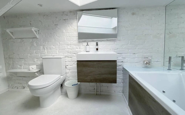 Charming 2-bed Apt With 2 Bathtub Central London