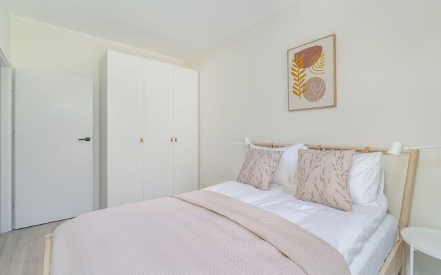 Apartment With 3 Bedrooms by Renters