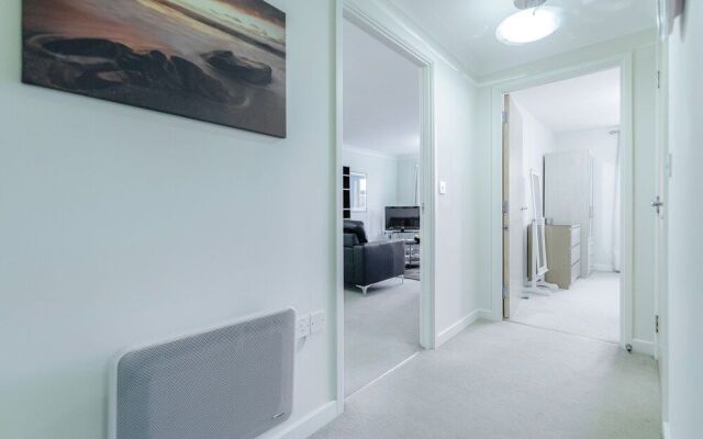 Roomspace Apartments-Courtyard Guildford