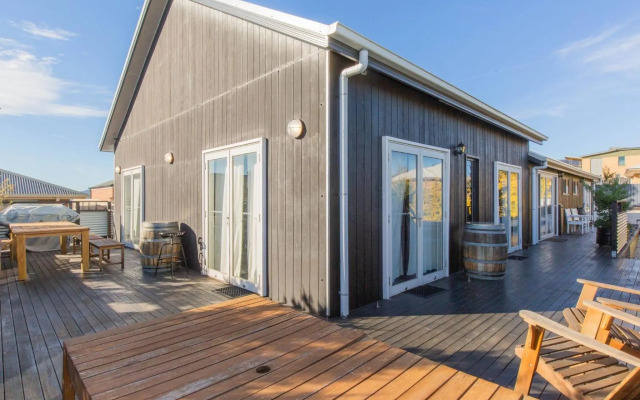 Oak & Barrel / 7 Twynam Street