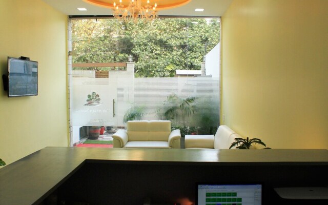 The Asian Suites Huda City Centre
