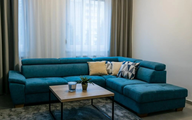 TODOR APARTMENTS Center