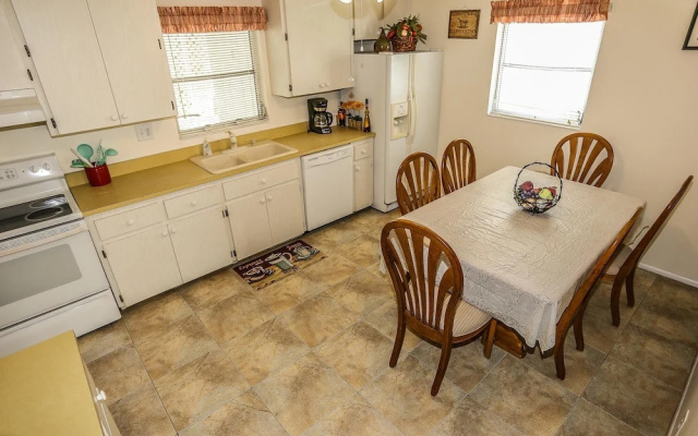 26421 Hickory Blvd.