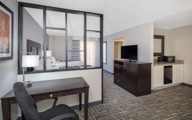 La Quinta Inn & Suites by Wyndham Atlanta Airport South