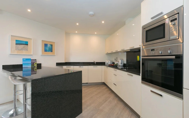 Peninsula Apartment 2