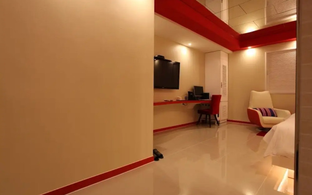 S Petite Hotel