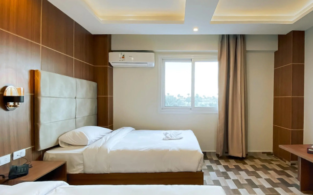 Nine Pyramids View Hotel