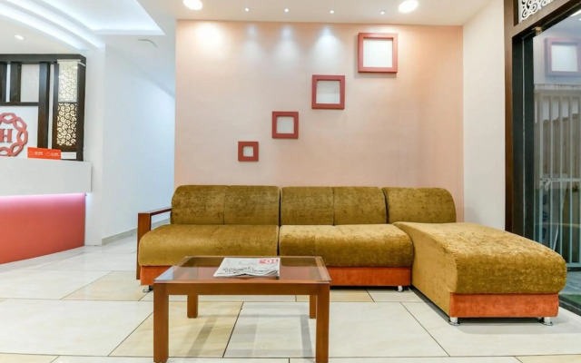 OYO 24373 Hilite Inn