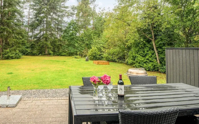 6 Person Holiday Home in Farvang