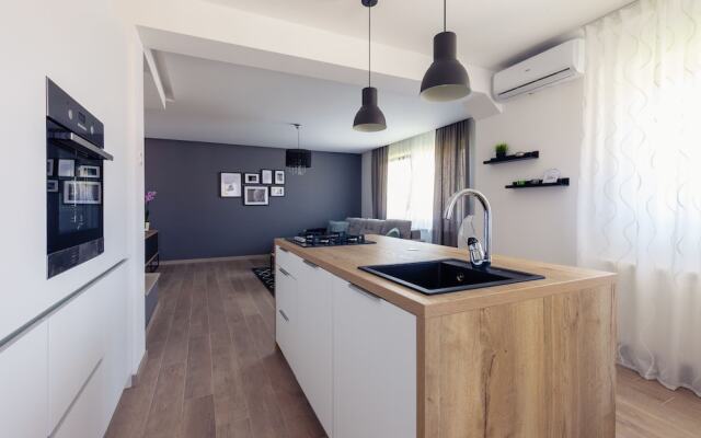 Rooms & apartments Karlo