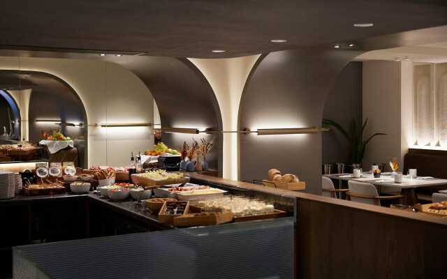 Teight Hotel