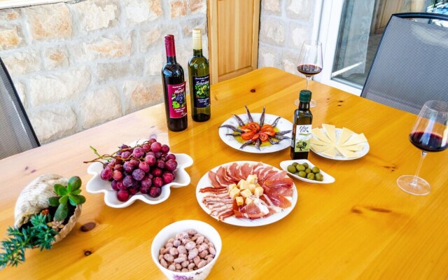 Awesome Home in Prigradice With Wifi and 4 Bedrooms