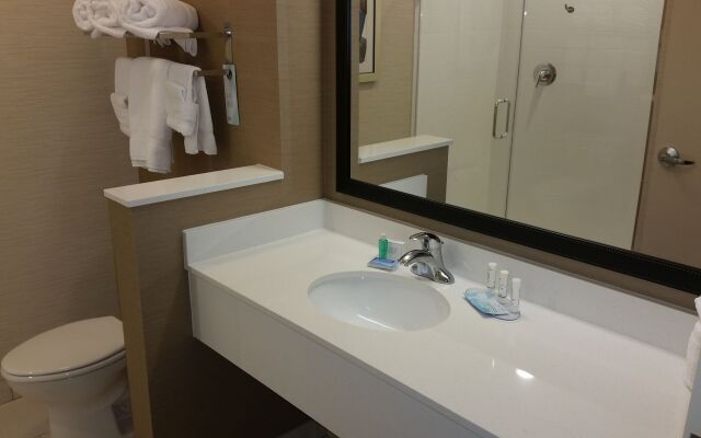 Fairfield Inn & Suites by Marriott Lincoln Southeast