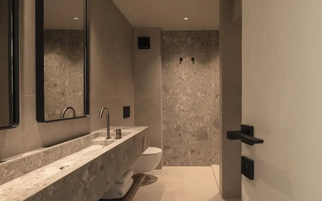 Seven Rocks Suites