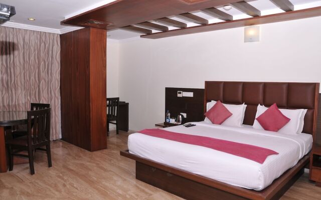 OYO 7361 Meenal Hotel