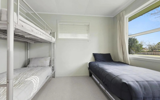 Pukeko Lodge - Tūrangi Holiday Home – Guest Rooms – Turangi