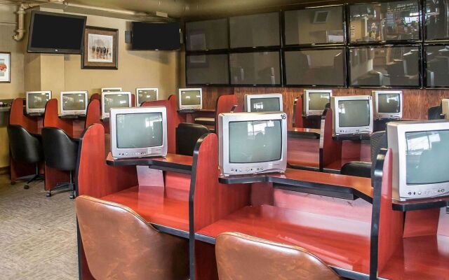 Cedar Stables Inn and Suites