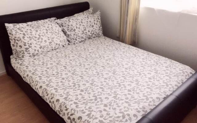 Abbey Wood Leisure House