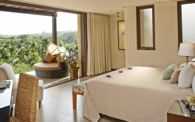 Las Flores Resort