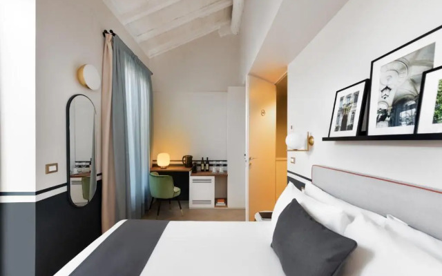 Velvet Grey Boutique Hotel