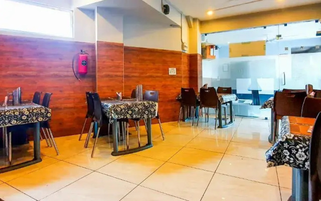 Oyo 23669 Nova Hotel New Crossroad