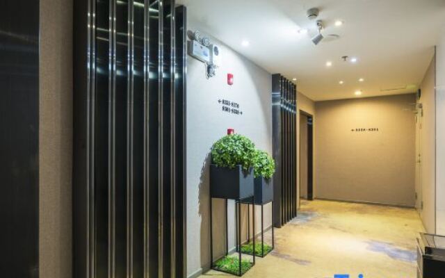 Ease Hotel Zhuhai Gongbei Port Walmart