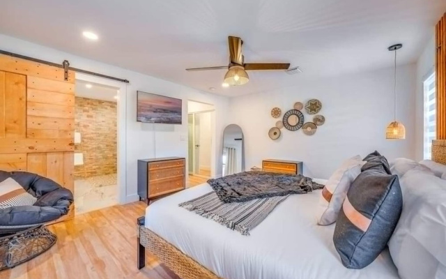 Fox Garden-heated Pool-spa- Boho-downtown Beach