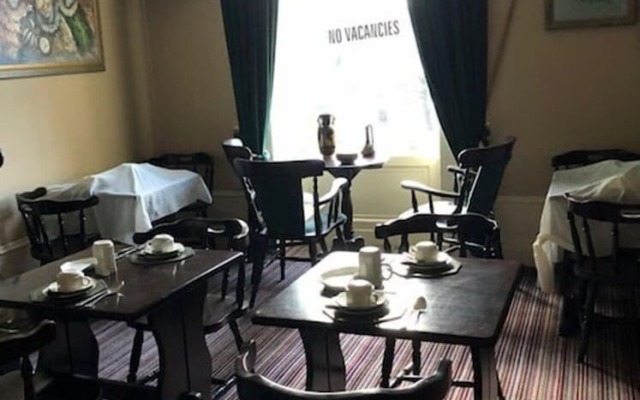 Crown Guesthouse
