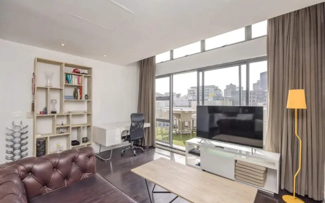 Central and Spacious 1 Bedroom Flat With Swimming Pool